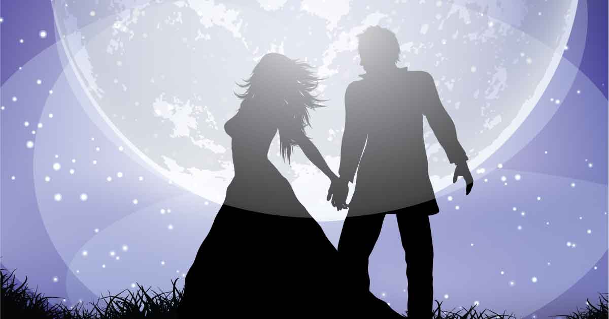 silhouette wedding couple against moonlit sky 로맨스 판타지 웹소설 추천, 당신의 마음을 사로잡을 7가지 작품